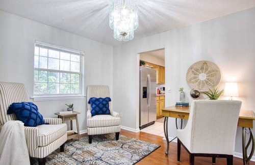 Southpoint House | ~Candy Apple Plush Pad Sleeps 10 Trains & Shops~