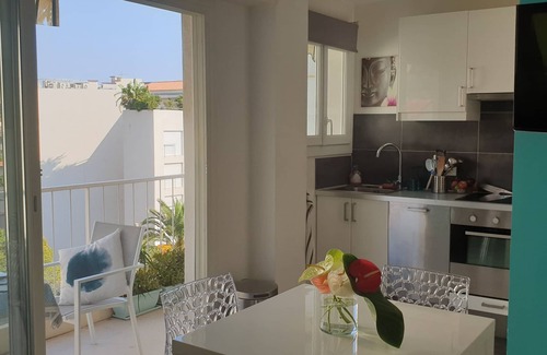 Cannes Old Town Apartment | CANNES SEA VIEW 34 m² new apartment incl a large 6 m² balcony on the 5th Floor