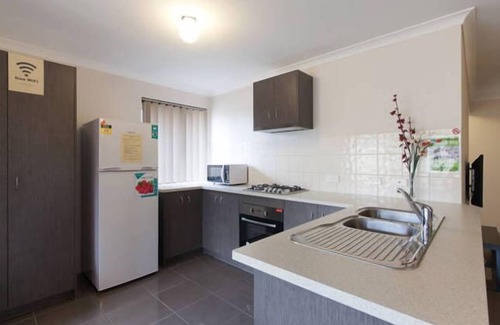 Cannington House | Cannington Home Accommodation House 5 (4 bedrooms and 2 bathrooms).