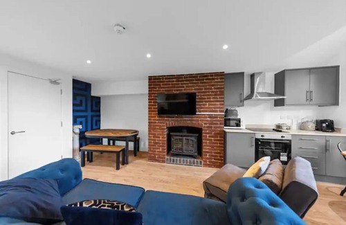 Canterbury Cabin | Canterbury Castle Lodge - 10 Bedroom Retreat