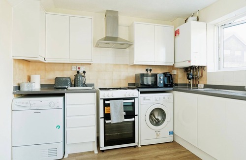 Broad Oak House | Canterbury Charm, Spacious 4 Bed House