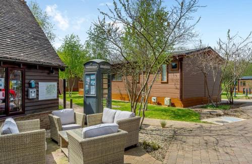 Stuppington Resort | Canterbury Reach Lodge Retreat