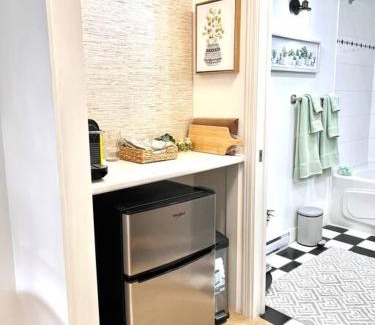 Canyon Heights Apartment | 'Canyon Heights' Retreat (Grouse Mountain)