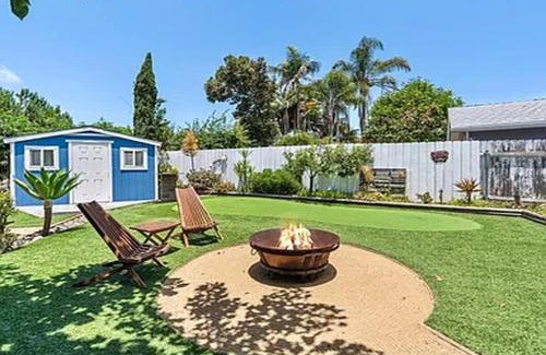 Bay Ho House | Canyon View 2BR Near Beach Balcony Retreat w Parking