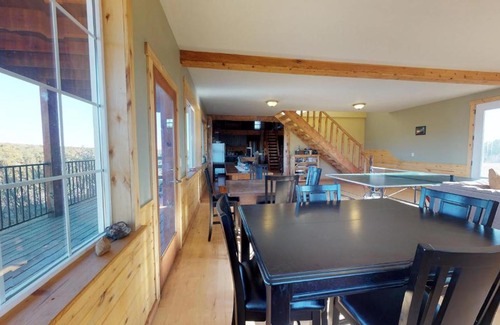 La Sal House | Canyonlands Lodging Wolf Springs Retreat