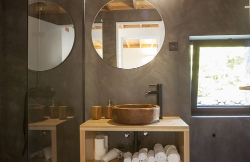 Biscoitos Cabin | Caparica Azores Ecolodge