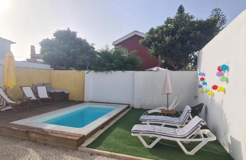 Costa de Caparica House | Caparica-Pool and walking distance to the beach