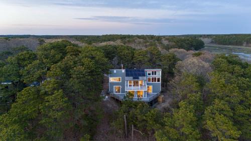 Wellfleet House | Cape Getaway by Leavetown Vacations