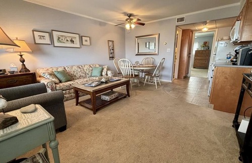 Admiral Estates Condo | Cape Roc Unit 306 Beach Block With Pool