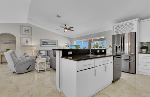 Mariner House | Cape Sanctuary-NW Cape Coral Getaway Southern Exposure