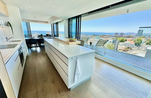 Sea Point Apartment | cape town living - Panoramic Penthouse