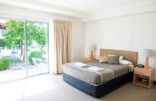 Capella Hotel | Capella Coach Inn