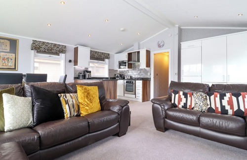 Tewitfield Cottage | CAPENWRAY, pet friendly, with a garden in Carnforth