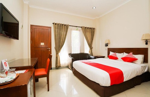 Probolinggo Hotel | Capital O 1430 Hotel Ratna Syariah