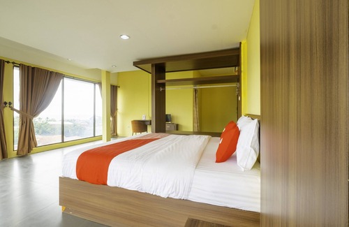 Pelabuhan Ratu Hotel | Capital O 1973 Guest House Toserba Selamat Syariah Pelabuhan Ratu