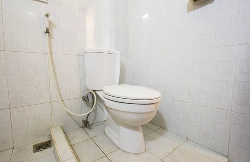 Kecamatan Janapria Hotel | Capital O 93391 Golden Manggis Hotel Near SMKN 1 Lingsar