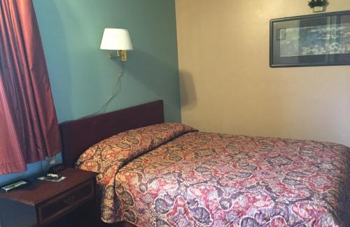 Avoca Hotel | Capri Motel