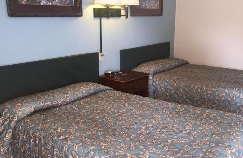 Avoca Hotel | Capri Motel