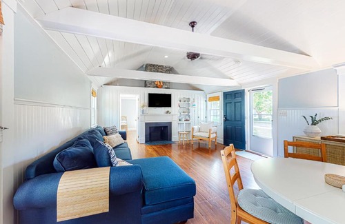 West Yarmouth House | Captain Clark's