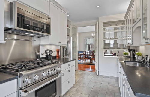 Edgartown House | Captain Morse House Luxury - In Town, Walk to Waterfront, Beach, Pets, 5 stars