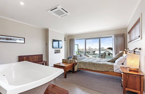 Apollo Bay Hotel | Captains At The Bay