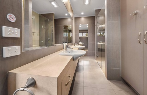 Apollo Bay Hotel | Captains At The Bay