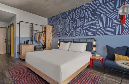 Downtown Memphis Hotel | Caption By Hyatt Beale Street Memphis
