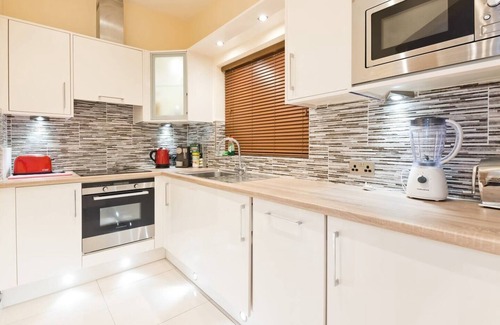 North Wall Apartment | Captivating 2-Bed Apartment in Dublin 1