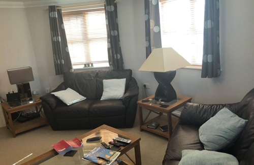 Copthorne Apartment | Captivating Apartment in Copthorne, Near Gatwick