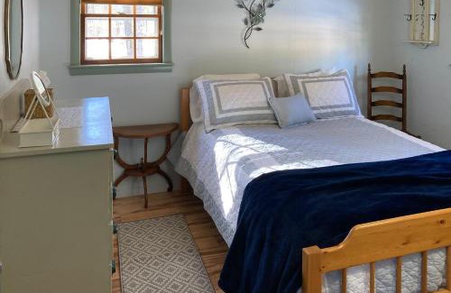 Meredith House | Captivating Patrician Shores Cottage