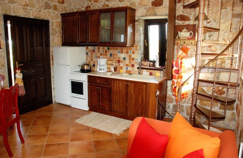 Vromonerion House | Caretta B House in Rikia Romanos Messinia Greece