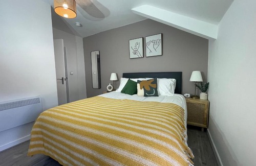 Riverside Apartment | Cardiff Stadium Free-Parking King-SizeBed FastWifi