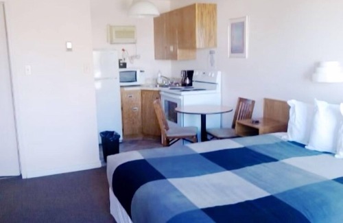 Cardston Hotel | Cardston Inn