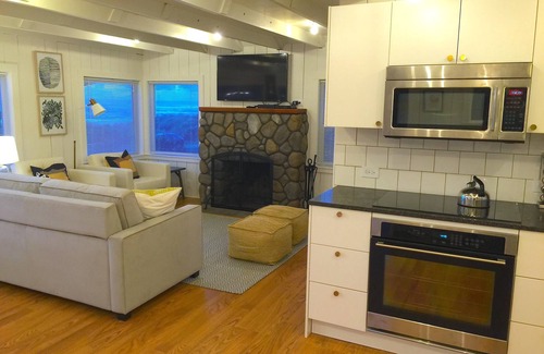Neahkahnie Beach Cottage | Caretakers Bungalow