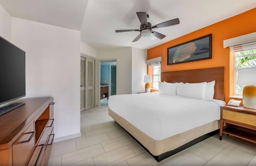 Simpson Bay Hotel | Caribbean Paradise Retreat! Full Kitchen, Outdoor Swimming Pool, Free Parking!