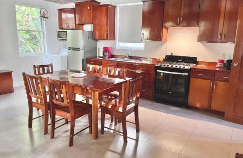 Caye Caulker House | Caribbean Sunrise Cottage
