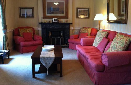Carlingford House | Carlingford House Town House Accommodation A91 TY06