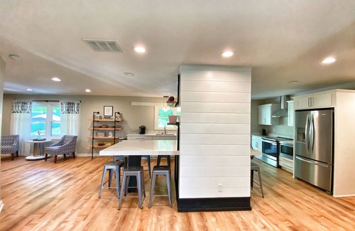 Carmel House | Carmel Lodge-Sleeps 25, By Grandpark, Indy<10mi