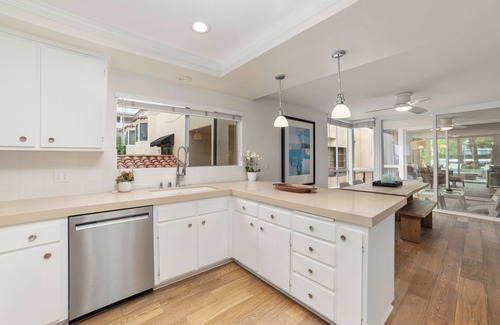 Corona del Mar Villa | Carnation Villa – Gorgeous 3 BDR in Flower Streets, Walk to Beach & Dining!