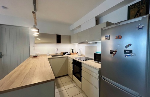Carnon-Plage Apartment | Carnon Beach Sand: Terrace and garden on the beach, air conditioning, Wifi