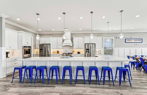 Crescent Beach House | Carolina Breeze- Oceanfront 8BR- Pool, Hot Tub