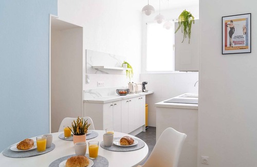 Arras Condo | Caroline's Apartment - Near of the Belfry