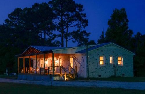 Sneads Ferry House | Carolyn's Lighthouse Topsail Island