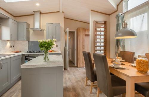 Welney House | Carp Lodge