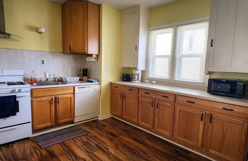 Wyandotte Apartment | Carriage House:Experience Fall Festivals and Cozy Loft Living!