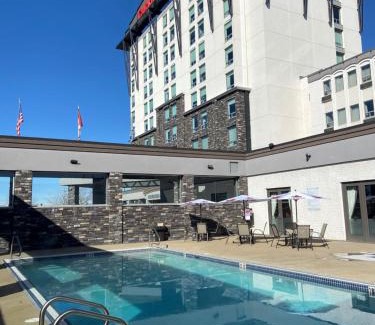 Southeast Calgary Hotel | Carriage House Hotel and Conference Centre