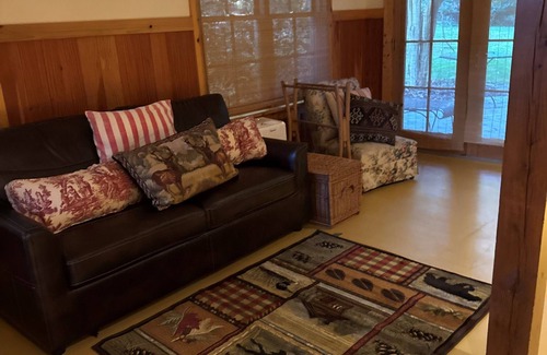 West River House | Carriage House on 42 Acres in West River. Just 17 Miles from Annapolis.
