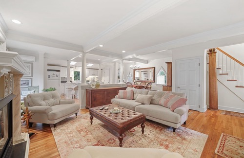 Warwick House | Carriage house village of Warwick ny