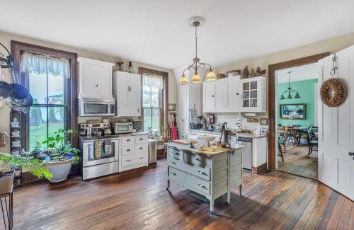 Glasgow House | Carroll Cottage at Main Street Bed & Breakfast
