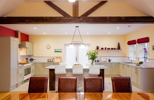 Beverley Cottage | Cart House 2 bedrooms - sleeps 4-5 guests in 2 bedrooms